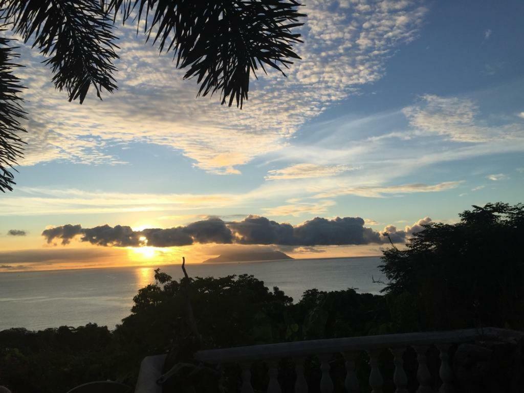 Casa Doro Romantic setting with golden sunset view Glacis  Esterno foto